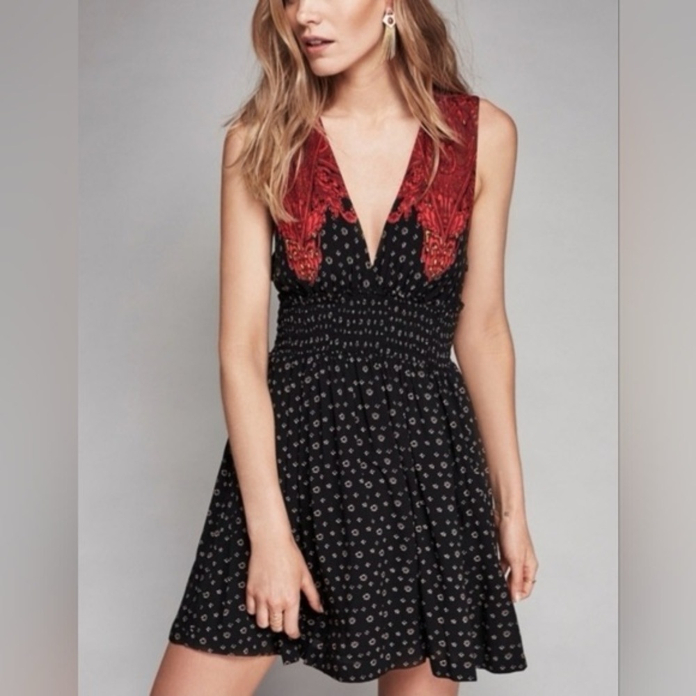 Free People Walking Through My Dreams Mini Dress Women’s Medium Black/Red Floral - Picture 2 of 12
